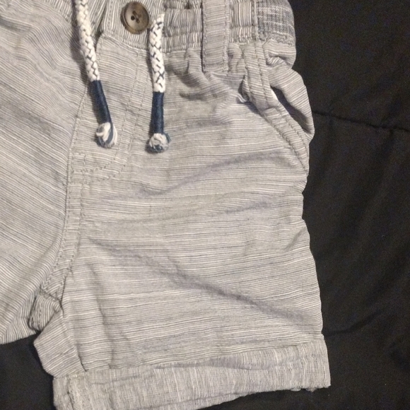 Cat & Jack Light Gray Kids Shorts - Picture 5 of 8